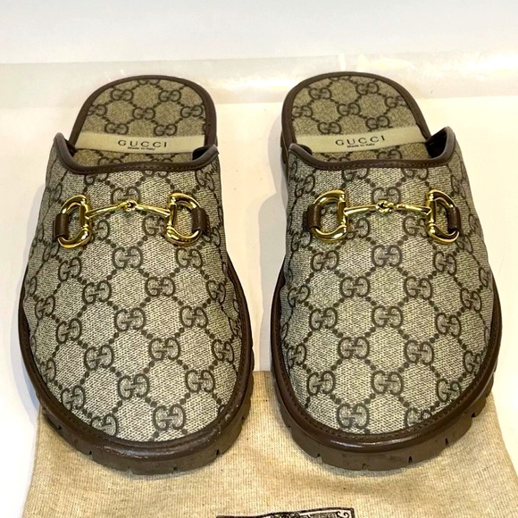 $990 Gucci monogram horsebit sandals - Picture 3 of 12